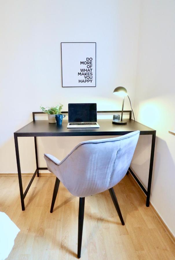 Sapphire Apartment: Free Parking + Netflix + Bathtub Essen Exterior foto